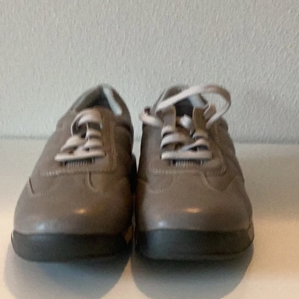 Rockport Casual Men's Taupe Lace-Up Sneakers Size 9.5 NB